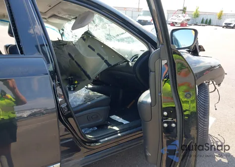 2018 Nissan Pathfinder Platinum z USA, uszkodzony, nr VIN 5N1DR2MM1JC626944